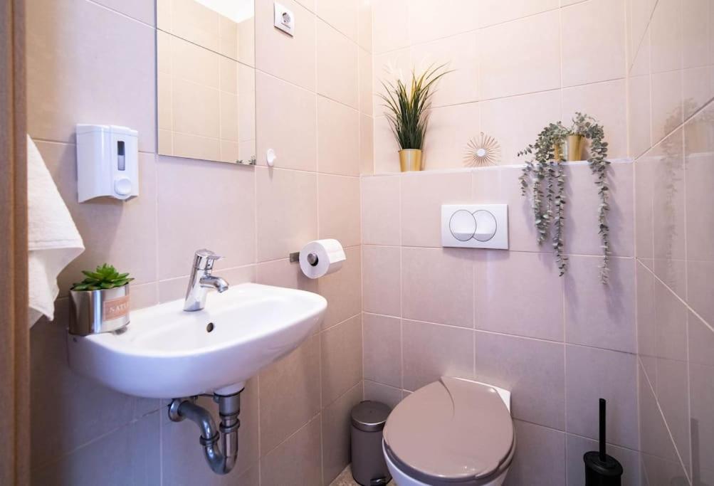 Free Parking! Soho Budapest 304, 4 Ppl, Ac, Fast Wifi, Smart Tv Eksteriør bilde