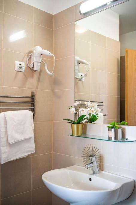 Free Parking! Soho Budapest 304, 4 Ppl, Ac, Fast Wifi, Smart Tv Eksteriør bilde